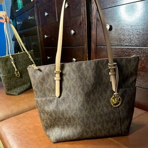 Michael kors clutch & handbag bundle